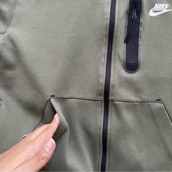 Nike Sportswear Tech Fleece Olive Green Hoodie Full Zip Jacket Womens Small - Picture 2 of 9
